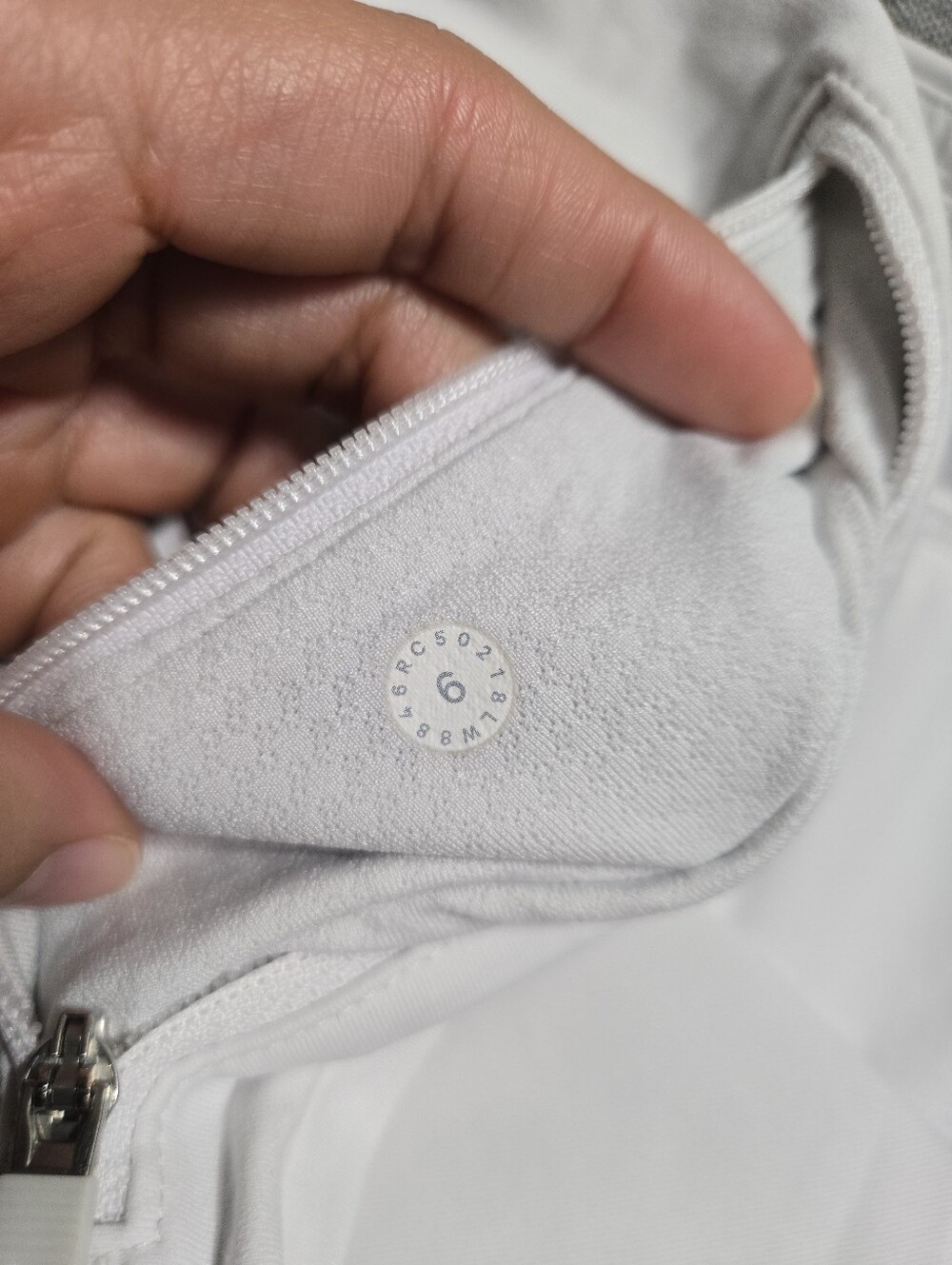 Lululemon Pace Rival White Mid Rise Skirt Regular First Release sz 6 - Picture 9 of 9